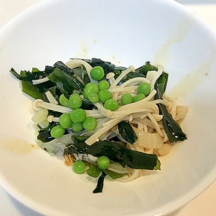 簡単茹でるだけ☆ エノキと白菜と海藻のサラダ